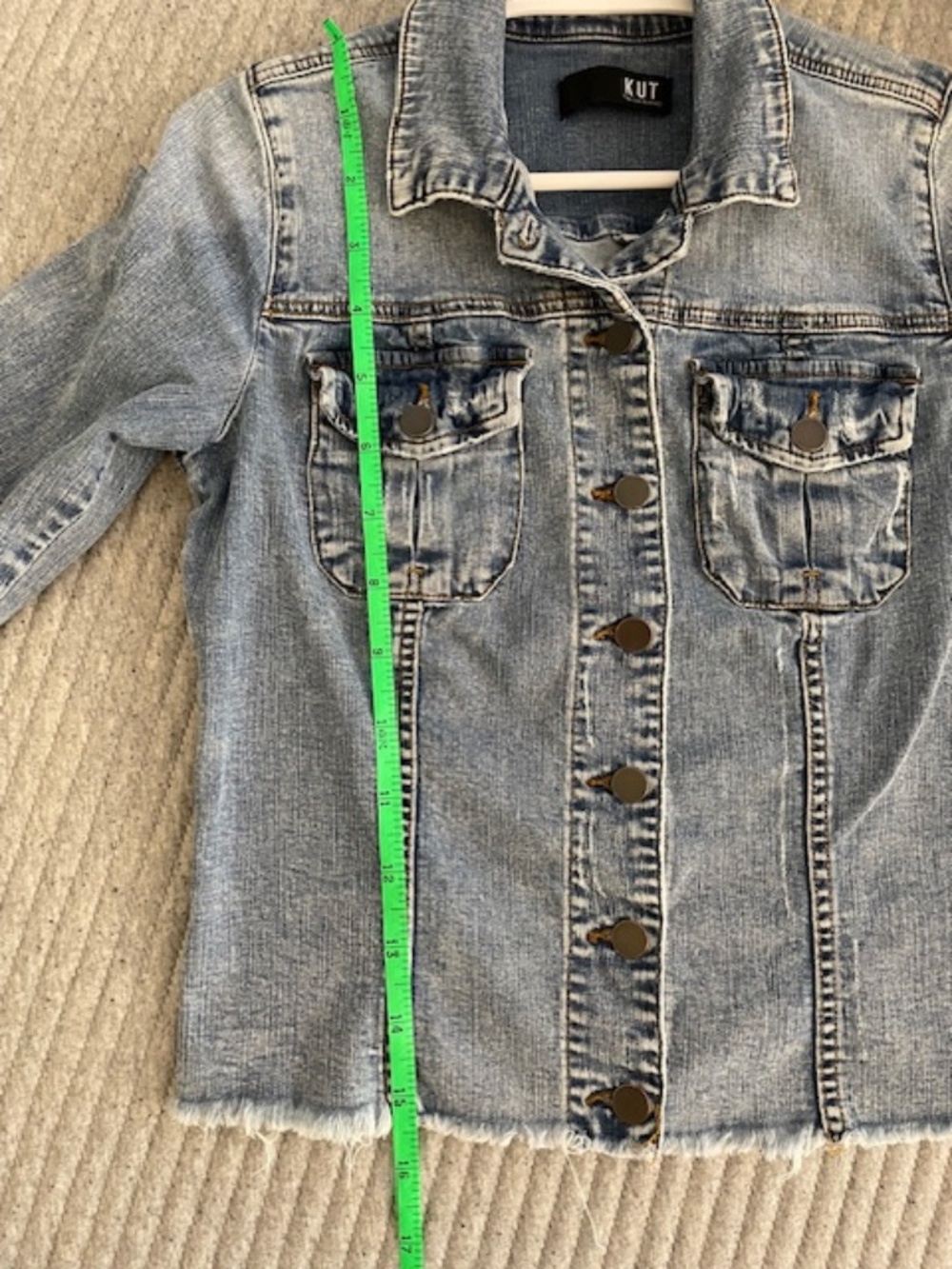 KUT from the Kloth Kara Denim Jacket Small Light Wash Raw Hem Cropped - Picture 6 of 7